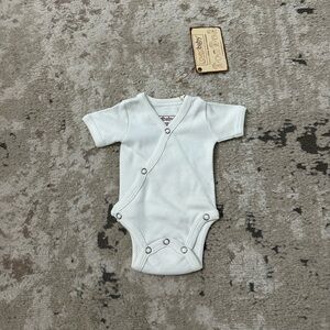 L’oved Baby White Onesie Size Preemie/Newborn NWT